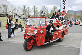 ダイハツオート3輪消防車は今年も目立っていました。