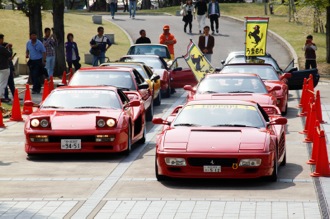 カウンタック軍団に劣らない存在感抜群のフェラーリチーム！