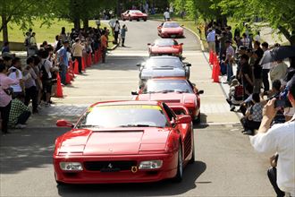 ▼負けじとフェラーリうまもんチーム！こちらも先着で小学生の同乗サービス！