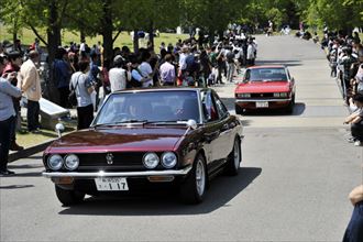 ▼トヨタ2000GT#33、フォードGT40をはじめ今年も多彩な車両に走行いただきました。