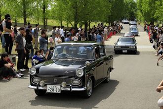 ▼トヨタ2000GT#33、フォードGT40をはじめ今年も多彩な車両に走行いただきました。