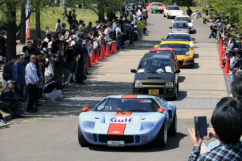 ▼フェラーリテスタロッサ、フォードGT40をはじめ今年も多彩な車両に走行いただきました。