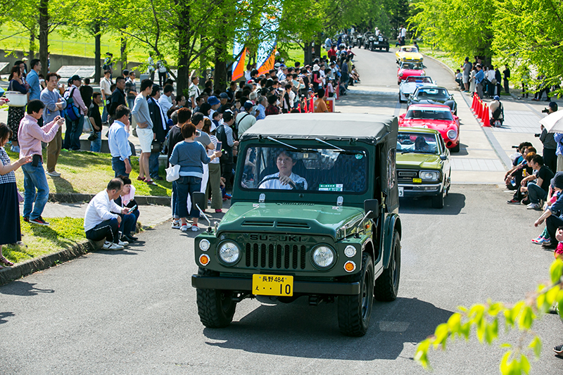 ▼スーパーカーから、軽トラまで、今年も多彩な車両にパレード走行していただきました。