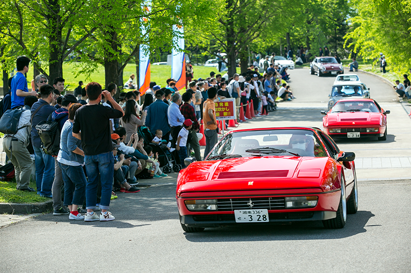 ▼スーパーカーから、軽トラまで、今年も多彩な車両にパレード走行していただきました。