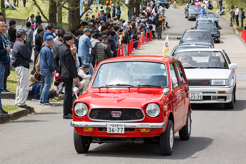 ▼スーパーカーから、軽トラまで、今年も多彩な車両にパレード走行していただきました。