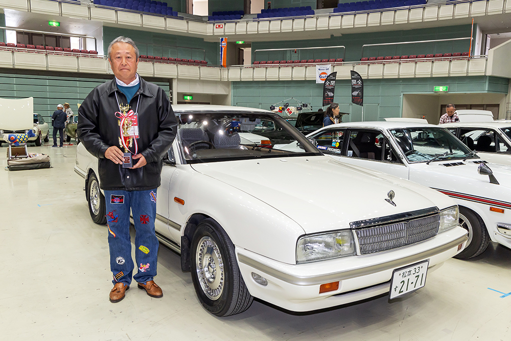 エレガンス賞：宮尾 昭好さん所有の「シーマ（1988年）」