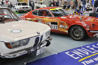 見事なZとBMWのエンドレスブース。